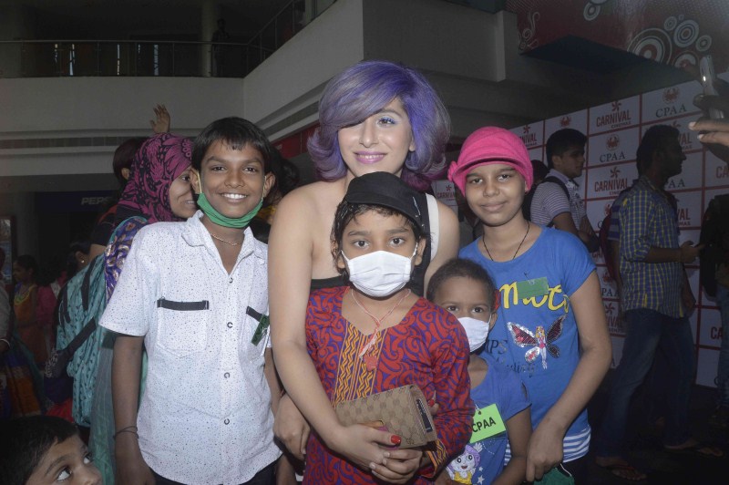 Bollywood Actor Vivek Oberoi celebrates his birthday with cancer patients. Vivek Oberoi,Vivek Oberoi birthday,Vivek Oberoi birthday celebration,Vivek Oberoi birthday celebration with cancer patients,cancer patients,actor Vivek Oberoi,Vivek Oberoi latest pics,Vivek Oberoi latest images,Vivek Oberoi latest photos,Vivek Oberoi late