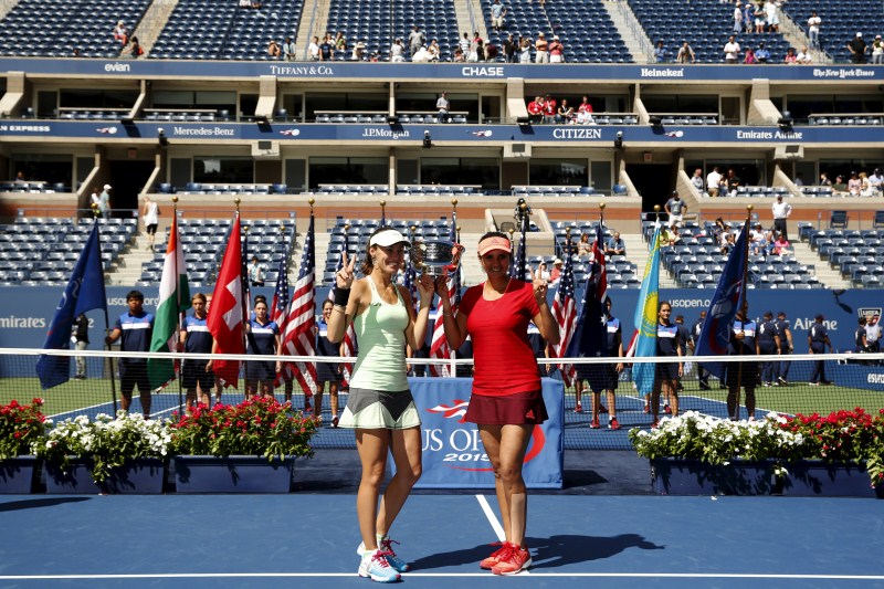 Sania Mirza and Martina Hingis beat Casey Dellacqua and Yaroslava Shvedova 6-3, 6-3 to win the US Open women's doubles title in New York on Sunday. Sania Mirza,Martina Hingis,Sania Mirza and Martina Hingis,US Open womens doubles title,US Open 2015,Casey Dellacqua,Yaroslava Shvedova,US Open 2015 final,US Open Championships