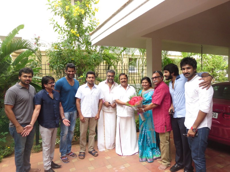Pandavar Ani Canvas for Nadigar Sangam Election Vishal,Nadigar Sangam Election,Pandavar Ani,Pandavar Ani meets Suriya,Ramya Krishnan,pandavar Ani meets Suriya,Pandavar Ani meets Ramya Krishnan,Suriya,Ramya Krishnan,actor vishal,karthi,karthi sivakumar,Nassar,thambi ramaiah
