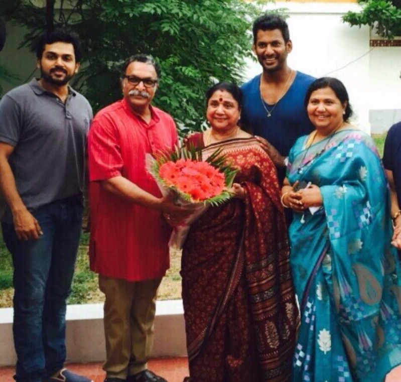Pandavar Ani Canvas for Nadigar Sangam Election Vishal,Nadigar Sangam Election,Pandavar Ani,Pandavar Ani meets Suriya,Ramya Krishnan,pandavar Ani meets Suriya,Pandavar Ani meets Ramya Krishnan,Suriya,Ramya Krishnan,actor vishal,karthi,karthi sivakumar,Nassar,thambi ramaiah
