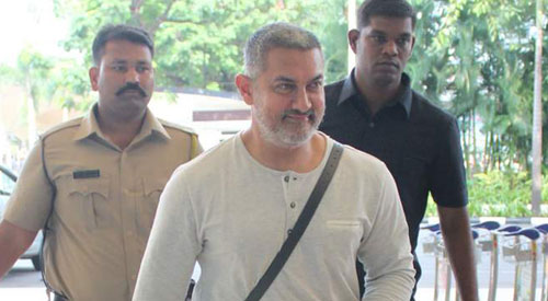 Bollywood Actor Aamir Khan new look for his upcoming movie Dangal. Aamir Khan,Aamir Khan look in Dangal,Aamir Khan first look in Dangal,Dangal,bollywood movie Dangal,Aamir Khan new look,Aamir Khan latest pics,Aamir Khan latest images,Aamir Khan latest photos,Aamir Khan latest stills,Aamir Khan latest pictures,Aamir Khan