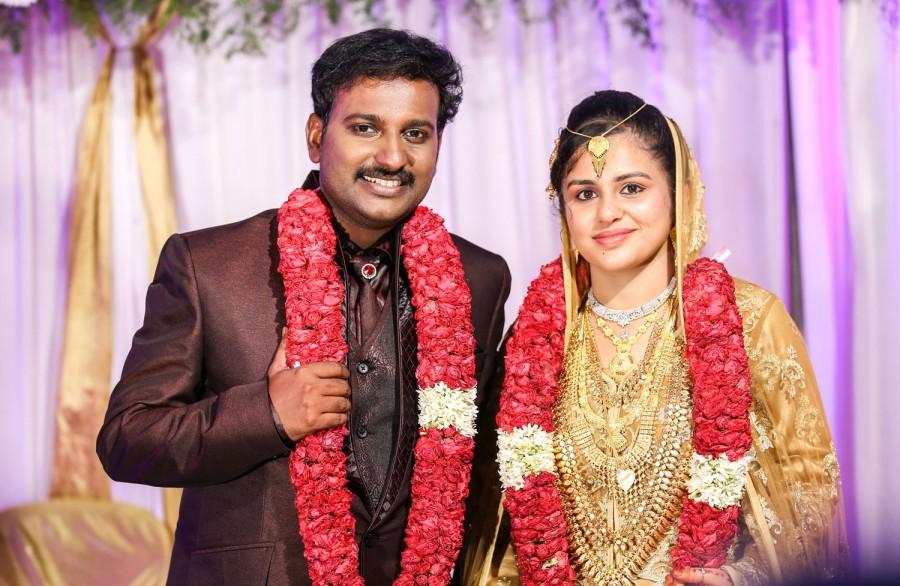 Playback singer Najim Arshad married Thazni Thaha on Sunday, 13 September. Najim arshad,najim arshad wedding,najim arshad marriage,najim arshad wedding stills,najim arshad reception stills,guests at najim arshad wedding