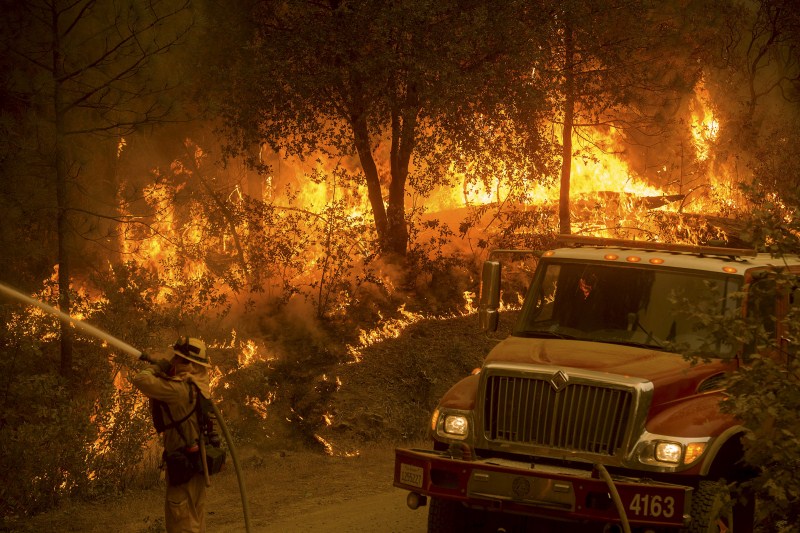 A Northern California wildfire ranked as the most destructive to hit the drought-stricken U.S. West this year has killed a woman and burned some 400 homes to the ground, fire officials said on Monday and they expect the property toll to climb. California Wildfire,Northern California wildfire,wildfire,Hundreds of houses go up in flames,houses go up in flames