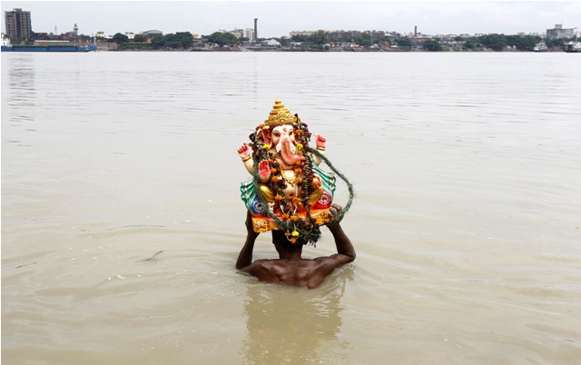 Ganesh Chaturthi is celebrated in India to honour of the elephant-headed Lord Ganesha. Ganesh Chathurthi,Ganesh Chathurthi 2015,Ganesh Chathurthi idols,lord ganesha idols,Ganesh Chathurthi photos