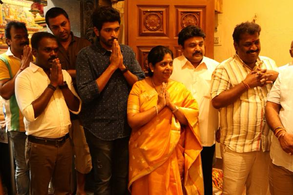 Tamil actor Vikram Prabhu's new film 'Veer Sivaji' with Shamili has been launched on Wednesday, 16 September. Veera Sivaji,Veera Sivaji launch photos,vikram prabhu,shamili,Veera Sivaji puja,vikram prabhu shamili film,Veer Shivaji