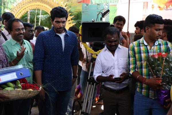 Tamil actor Vikram Prabhu's new film 'Veer Sivaji' with Shamili has been launched on Wednesday, 16 September. Veera Sivaji,Veera Sivaji launch photos,vikram prabhu,shamili,Veera Sivaji puja,vikram prabhu shamili film,Veer Shivaji