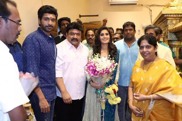 Tamil actor Vikram Prabhu's new film 'Veer Sivaji' with Shamili has been launched on Wednesday, 16 September. Veera Sivaji,Veera Sivaji launch photos,vikram prabhu,shamili,Veera Sivaji puja,vikram prabhu shamili film,Veer Shivaji