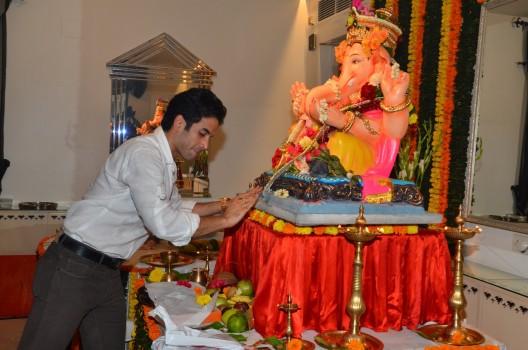 Many Bollywood celebs celebrated the festival Ganesh (Vinayaka) Chaturthi to honour Lord Ganesh.