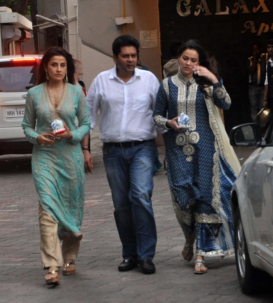Bollywood actor Salman Khan invited many celebs to be part of Ganesh Chaturthi 2015 festival. Ganesh chaturthi,ganesh chaturthi 2015,salman khan,salman khan party,salman khan ganesh chaturthi,salman khan puja