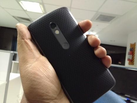 Motorola Moto X Play is a mid range smartphone focused on the users who love excellent camera performance with a long battery life. Moto X Play is available on Flipkart in 2 storage versions - 16GB which comes for Rs 18,499 and 32GB for Rs 19,999. We received the 32GB edition today for review and here is our unboxing and initial impression on the device.