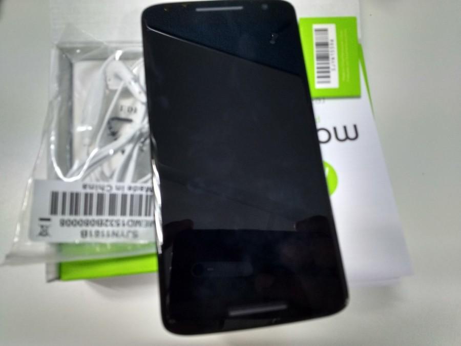 Motorola Moto X Play is a mid range smartphone focused on the users who love excellent camera performance with a long battery life. Moto X Play is available on Flipkart in 2 storage versions - 16GB which comes for Rs 18,499 and 32GB for Rs 19,999. We received the 32GB edition today for review and here is our unboxing and initial impression on the device. Motorola News,Moto X Play,Moto X Play Hands On,Moto X Play Unboxing,Moto X Play Availability,Moto X Play Camera,Moto X Play flipkart price