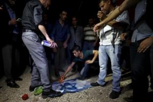 Israeli police,Palestinians in Jerusalem,Clashes in Jerusalem,al-Aqsa mosque,Palestinian protester