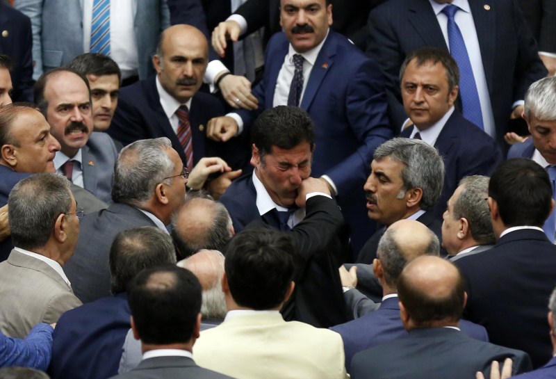 Here are some Pictures of World Leaders Getting in Fights. World Leaders Getting in Fights,Leaders Getting in Fights,When Politicians Fight,Politicians Fight,funny Politicians Fight,Top 10 Politicians Fighting