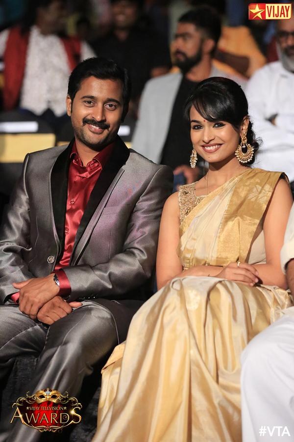 The second edition of Vijay Television Awards will be held on September 19 at Nehru Indoor Stadium in Chennai. The award function will be hosted by the witty anchors Jegan, Ma Ka Pa Anand, Priya and Kavin. Vijay Television Award 2015,Vijay Television Award,VTA,VTA 2015,Vijay Television,Vijay tv,Vijay tv awards,Vijay tv awards 2015