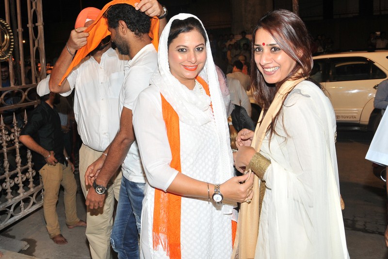 An ardent devotee of God, Gurpreet Kaur Chadha -President of Punjabi Global hosted a Mahaan Kirtan Darbaar by Bhai Sarabjit Singh (Hazoori Ragi-Darbar Sahib) at Gurdwara Sri Guru Singh Sabha. Singh Is Bling,Prabhu Deva,Tushaar Kapoor,Jeetendra,Shweta Khanduri,Ajaz khan,Niharicka Raiszada,Ankit Gera,Mansi Pritam,Ashvini Yardi,Gurdwara Sri Guru Singh Sabha,Sri Guru Singh Sabha