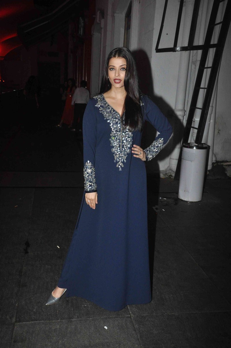 Bollywood Actress Aishwarya Rai Bachchan has completed the shooting of her comeback movie Jazbaa and was seen all excited at the wrap party of the film. Aishwarya Rai Bachchan,Aishwarya Rai,Jazbaa wrap party,Jazbaa,Aishwarya Rai at Jazbaa wrap party,Aishwarya Rai latest pics,Aishwarya Rai latest images,Aishwarya Rai latest photos,Aishwarya Rai latest stills,Aishwarya Rai latest pictures