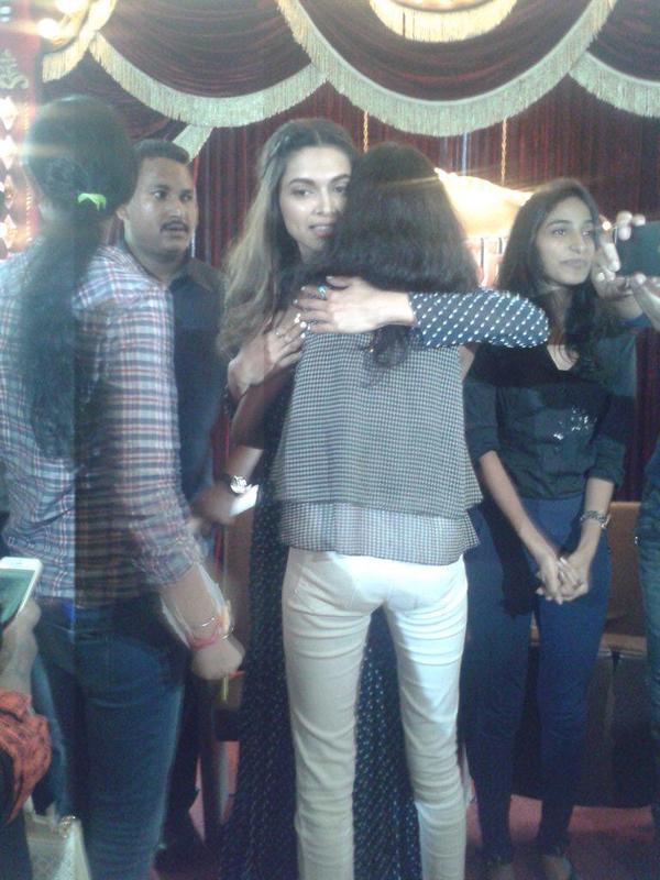 Ranbir Kapoor and Deepika Padukone have launched the trailer of their upcoming movie Tamasha at a grand function held in Mumbai on 22 September. Tamasha Trailer Launch,Tamasha Trailer,Tamasha,bollywood movie Tamasha,Ranbir Kapoor,Deepika Padukone,Ranbir Kapoor and Deepika Padukone,Tamasha audio launch,Tamasha audio
