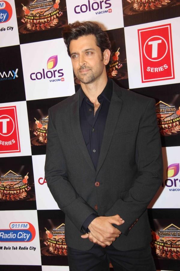 Salman, Hrithik, Deepika, Sunny Leone others at Suron Ke Rang red ...