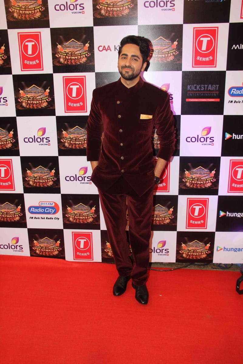 Bollywood Actor Salman Khan, Hrithik Roshan, Ranbir Kapoor, Deepika Padukone, Athiya Shetty, Tiger Shroff, Kriti Sanon, Amy Jackson and others attended the Suron Ke Rang red carpet event. Salman khan,Hrithik Roshan,Deepika Padukone,Sunny Leone,Ranbir Kapoor,Shilpa Shetty,Tiger Shroff,Richa Chaddha,Amy Jackson,Suron Ke Rang
