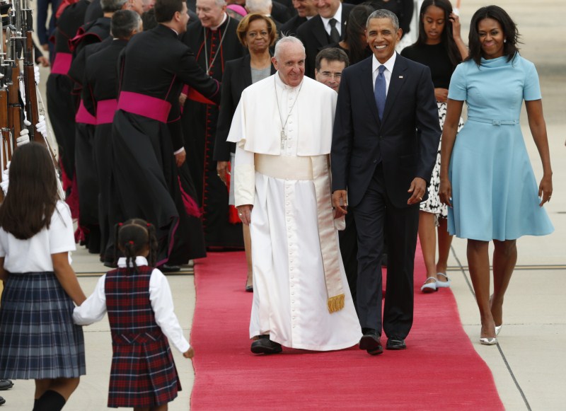 President Obama and his family greet Pope Francis after he lands on US soil. President Obama,Obama,Barack Obama,Pope Francis in US,Pope Francis,Pope Francis arrives United States