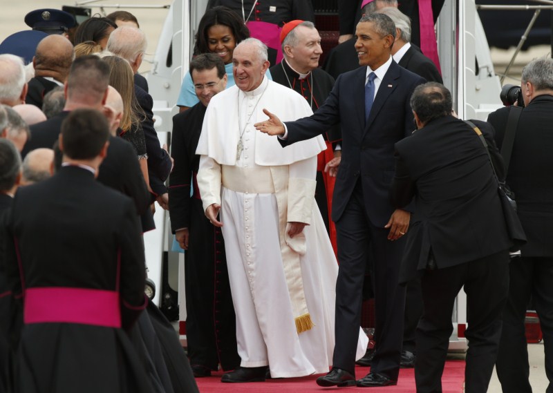 President Obama and his family greet Pope Francis after he lands on US soil. President Obama,Obama,Barack Obama,Pope Francis in US,Pope Francis,Pope Francis arrives United States