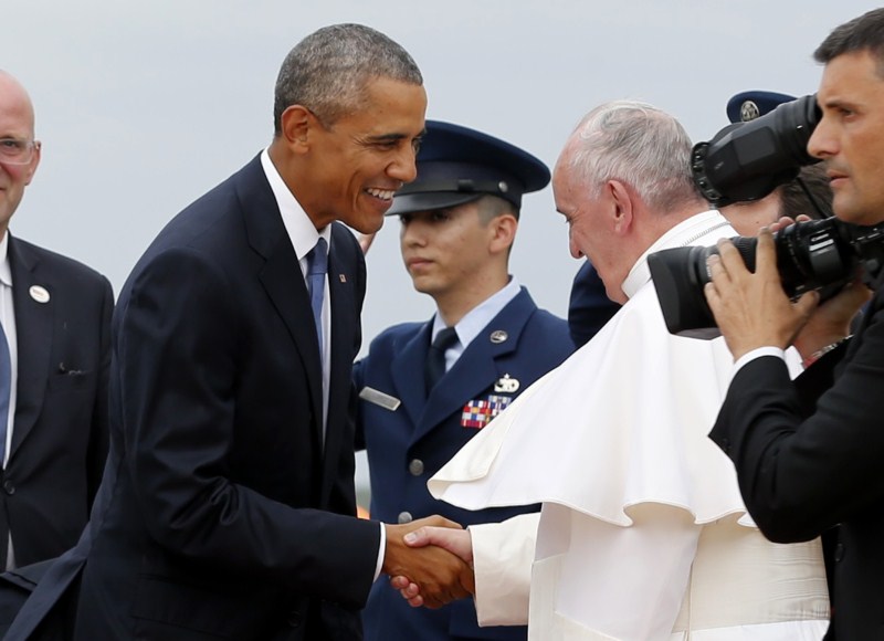 President Obama and his family greet Pope Francis after he lands on US soil. President Obama,Obama,Barack Obama,Pope Francis in US,Pope Francis,Pope Francis arrives United States