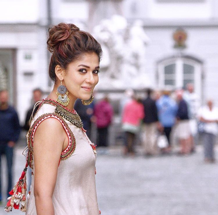 Nayanthara is an Indian film actress from Kerala, who appears in South Indian films. Nayanthara,actress Nayanthara,Nayanthara latest pictures,Nayanthara latest pics,Nayanthara latest images,Nayanthara latest photo,Nayanthara in saree