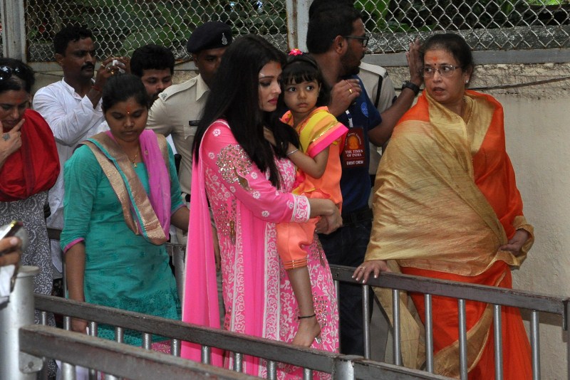 Bollywood Actress Aishwarya Rai Bachchan and her daughter Aaradhya Bachchan visited popular Siddhivinayak temple in Mumbai. Aishwarya Rai,Aishwarya Rai Bachchan,Aaradhya,Aishwarya Rai Bachchan,daughter Aaradhya at Siddhivinayak temple,Aishwarya Rai and Aaradhya at Siddhivinayak temple,Aishwarya Rai at Siddhivinayak temple,Aaradhya at Siddhivinayak temple,Siddhivinayak temple