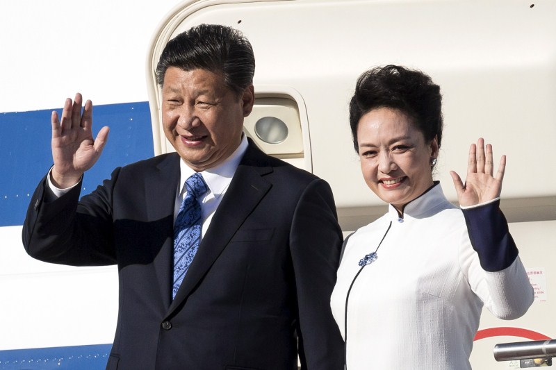 Chinese President Xi Jinping, on a week-long visit to the United States, sought to reassure business and government officials over a long list of irritants, from economic reform to cyber attacks, human rights and commercial theft. China's President Xi Jinping,President Xi Jinping,President Xi Jinping in US,Dennis Muilenburg,Facebook Chief Executive Mark Zuckerberg,Mark Zuckerberg