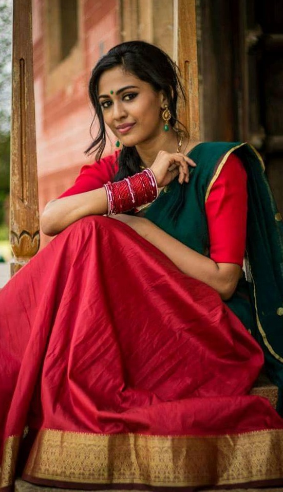 Actress Aparna Vinod made her debut as an actress in National Film Award winner Priyanandanan's 'Njan Ninnodu Koodeyundu' in 2014. Aparna Vinod,Aparna Vinod photos,Aparna Vinod pictures,Aparna Vinod kohinoor,kohinoor malayalam movie,kohinoor movie actress,kohinoor actress photos,kohinoor actress name,aparna vinod controversy,priyanandanan,Njan Ninnodu Koodeyundu