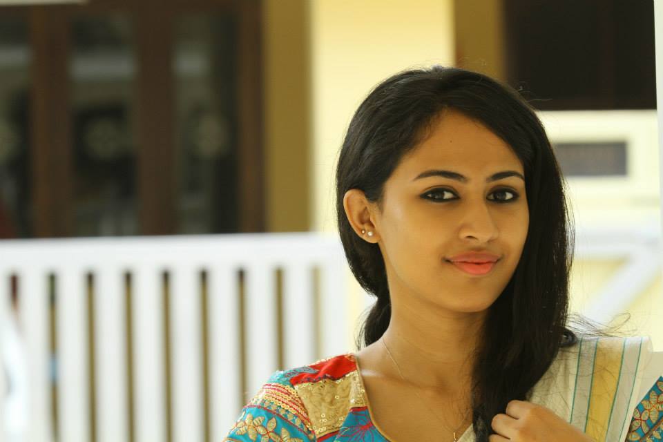 Actress Aparna Vinod made her debut as an actress in National Film Award winner Priyanandanan's 'Njan Ninnodu Koodeyundu' in 2014. Aparna Vinod,Aparna Vinod photos,Aparna Vinod pictures,Aparna Vinod kohinoor,kohinoor malayalam movie,kohinoor movie actress,kohinoor actress photos,kohinoor actress name,aparna vinod controversy,priyanandanan,Njan Ninnodu Koodeyundu