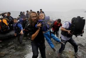Humanity,Moments of Humanity,Best moments of humanity,Heartwarming,Moments That Restored Our Faith In Humanity,Syrian refugee,refugee,migrant
