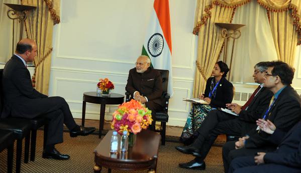 Indian Prime Minister Narendra Modi chaired a roundtable meeting with top American CEOs from the financial sector in New York on the first day. Narendra Modi,modi,Narendra Modi in New York,Modi in New York,modi with American CEOs,American CEOs,modi in USa