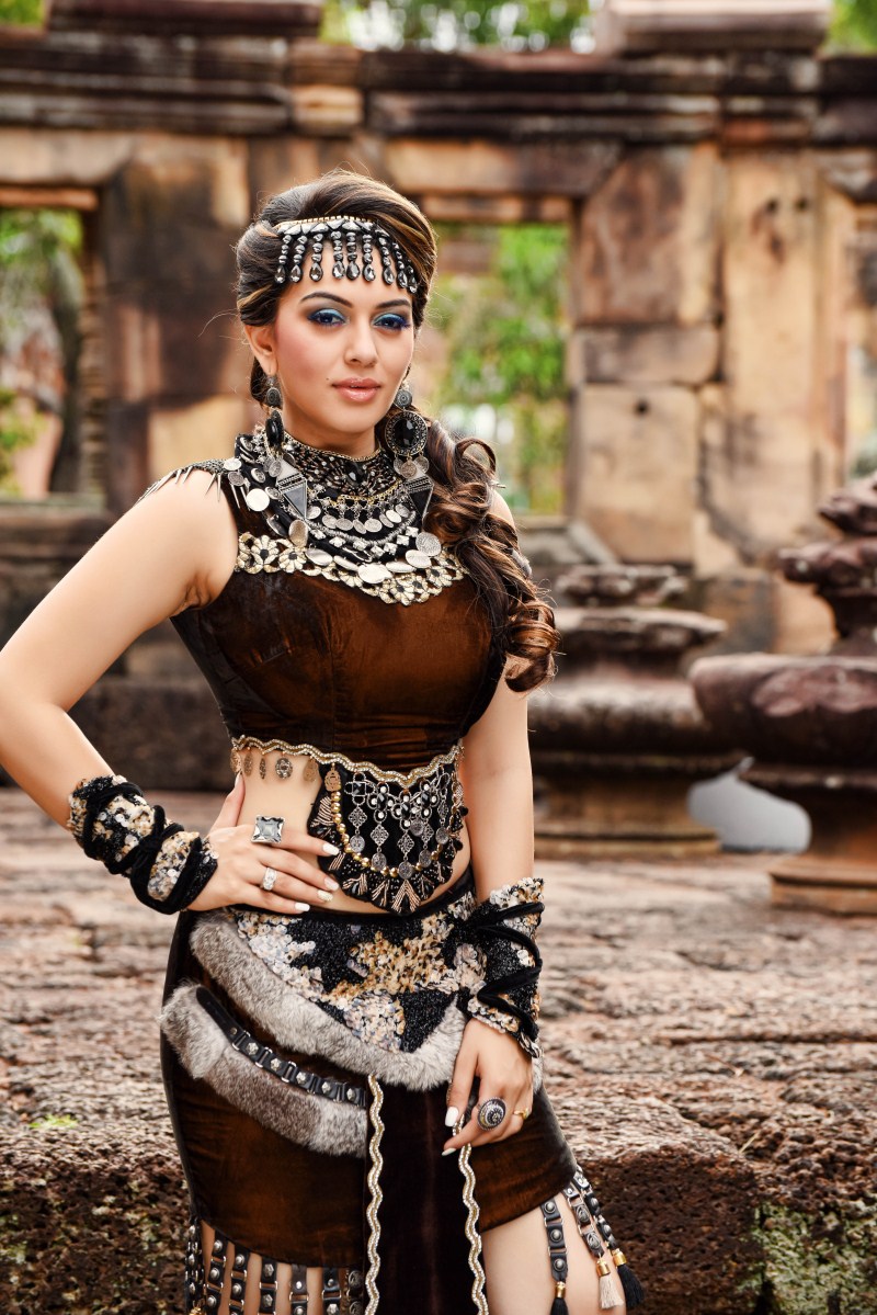 Vijay, Sudeep, Shruti Haasan, Hansika Motwani and Sri Devi's stills from Puli Movie. Vijay,Sudeep,Shruti Haasan,Hansika Motwani,Sridevi,sridevi kapoor,ilayathalapathy,ilayathalapathy vijay,Puli Movie Stills,Puli Movie pics,Puli Movie images,Puli Movie photos,Puli Movie stills,Puli Movie pictures