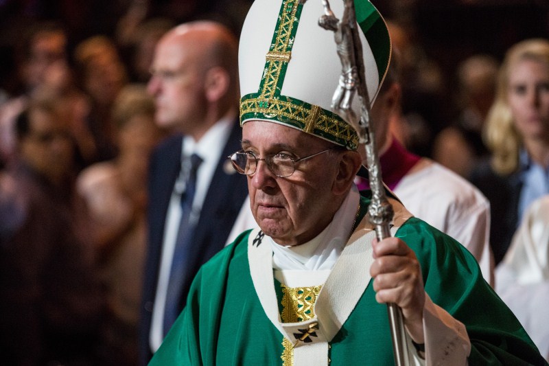 Pope Francis ended a busy day in New York by celebrating Mass before thousands at Madison Square Garden. Pope Francis,Pope Francis leads mass,Pope Francis leads mass at Madison Square Garden,Madison Square Garden,Pope Francis at Madison Square Garden