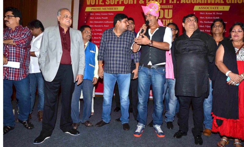 Producer TP Aggarwal and Abhay Sinha kept a meet and greet for IMPPA members and actors at The Club, Andheri. Ashok Pandit, Jiten Purohit, Jay Prakash, Nitin Mavani, Raju Mavani, Ravi Kishan, Sunil Pal, Vijay Bansal, Durga Prasad, Sushma Shiromani, Neelam Singh, Monalisa and many more from Hindi and Bhojpuri industry came to support the team. TP Aggarwal,Abhay Sinha,IMPPA election at Andheri,IMPPA election,Jiten Purohit,Jay Prakash,Nitin Mavani,Raju Mavani,Ravi Kishan,Sunil Pal,Vijay Bansal,Durga Prasad,Sushma Shiromani,Neelam Singh,Monalisa