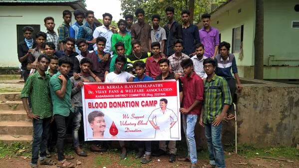 Vijay's fans celebrates Puli Movie Release Puli,vijay,ilayathalapathy vijay,puli movie celebration,puli FDFS,puli movie first day first show,Kiccha Sudeep,vijay fans,Shruti Haasan,Hansika Motwani,Sridevi Kapoor