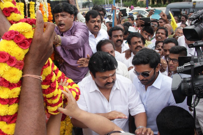 South Indian actor Prabhu and Vikram Prabhu at Shivaji Statue. Prabhu,Vikram Prabhu,Shivaji statue,Shivaji,Shivaji birthday,Shivaji birthday celebration,Shivaji birthday pics
