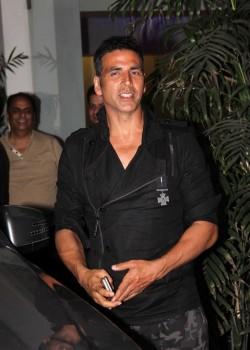 Bollywood superstar Akshay Kumar was all smiles as he hosted the screening of his next release 'Singh is Bliing' in Mumbai on Wednesday (September 30). Besides Akshay's leading ladies Amy Jackson and Lara Dutta - his wife Twinkle Khanna, son Aarav, mother-in-law Dimple Kapadia, sister Alka and his mom were also seen making way for the special screening.