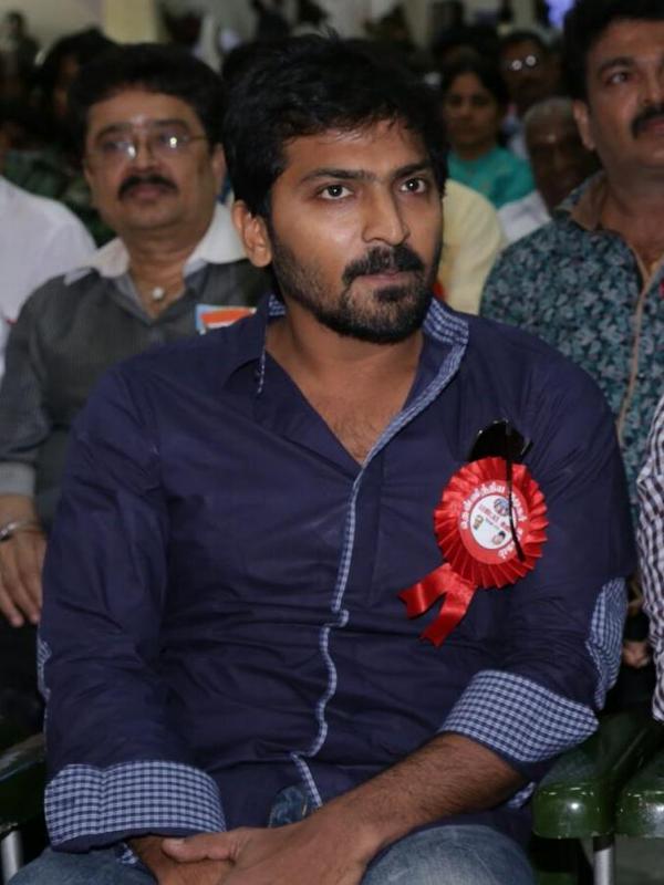 South indian actor Vishal, Sathyaraj, Vadivelu, Santhanam and others attend Pandavar Ani press meet. Nadigar Sangam Election,Pandavar Ani press meet,Vishal,Sathyaraj,Vadivelu,Santhanam,Pandavar Ani,Vaibhav,Siddharth,vishnu,Rajesh,Vadivukarasi,Nivetha Thomas