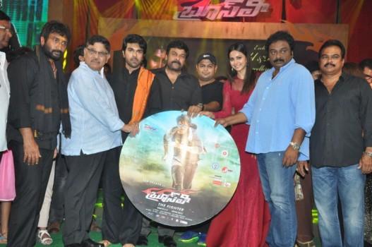 Telugu movie Bruce Lee - The Fighter starring grand audio launch function held at Hitex hall in Hyderabad on 2 October. Actor Ram Charan, Mega Star Chiranjeevi and Rakul Preet Singh graced the event.