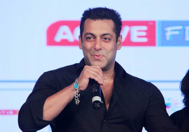 Bollywood actor Salman Khan and Suneil Shetty Launches Tata Sky's Health and Fitness Service in Mumabi. Salman Khan,Suniel Shetty,Tata Sky's Health and Fitness launch,Tata Sky's Health and Fitness,Salman Khan and Suniel Shetty