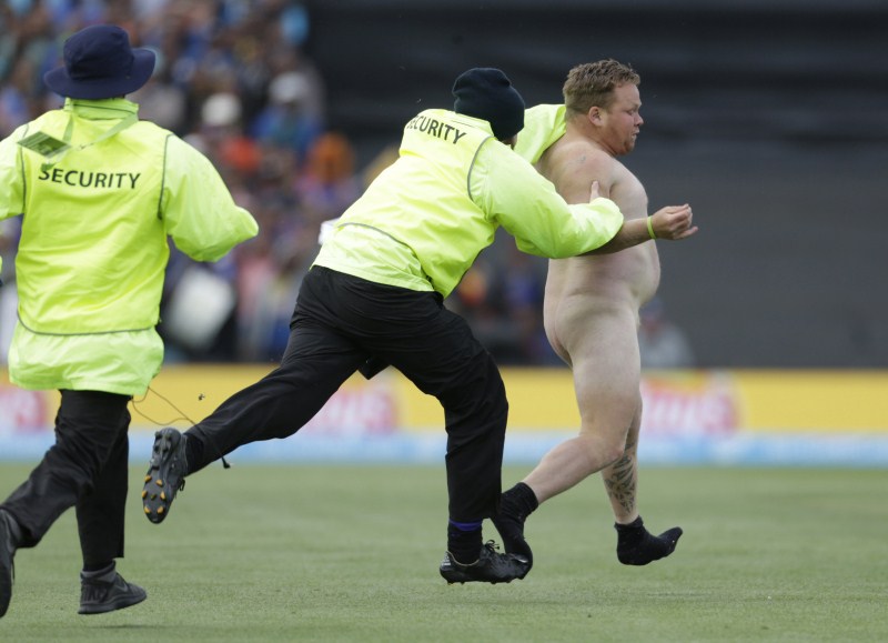 Here are Top 10 Craziest Pitch Invaders. Craziest Pitch Invaders,Pitch Invaders,funny Pitch Invaders,Pitch Invaders during football,funny,funny peoples,crazy peoples