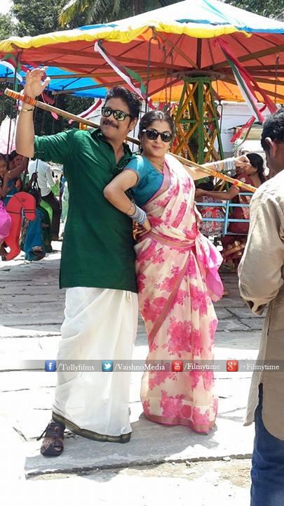 Soggade Chinni Nayana is a family drama Telugu film directed by debutante director Kalyan Krishna and jointly produced by Nagarjuna and Ram Mohan P. The film features Nagarjuna in a dual role while Ramya Krishnan and Lavanya Tripathi would be seen as the female leads. Nagarjuna,Ramya Krishnan,Nagarjuna and Ramya Krishnan,Soggade Chinni Nayana,telugu movie Soggade Chinni Nayana,Soggade Chinni Nayana movie stills,Soggade Chinni Nayana movie pics,Soggade Chinni Nayana movie images,Soggade Chinni Nayana movie photos,Soggad