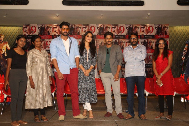The press meet of Telugu movie Rudramadevi was held at Avasa Hotels in Hyderabad on 4 October. Actress Anushka Shetty, Actor Allu Arjun, Rana Daggubati and Director Gunasekhar graced the event. Rudhramadevi Press Meet,Rudhramadevi,Anushka Shetty,Allu Arjun,Rana Daggubati,Rudramadevi Release Date Press Meet