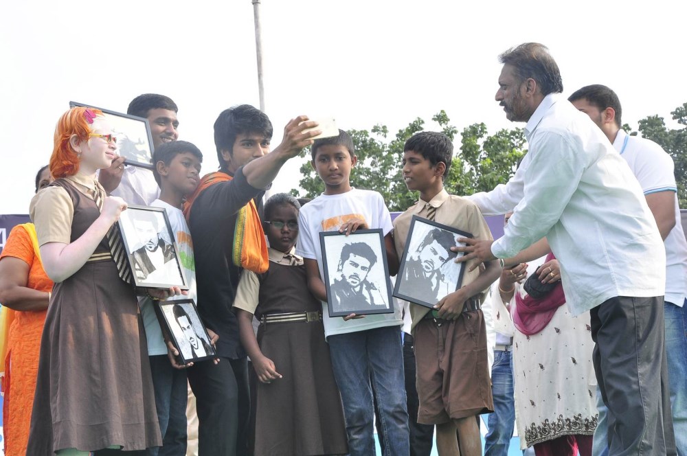 South Indian actor Ram Charan attends the Deonar World Sight Day Walk 2015 on Necklace road in Hyderabad on 4 October. Ram Charan,actor Ram Charan,World Sight Day Walk 2015,World Sight Day 2015,World Sight Day,Ram Charan at Deonar World Sight Day Walk 2015,Ram Charan walks at Deonar World Sight Day 2015,Mission to Give Vision