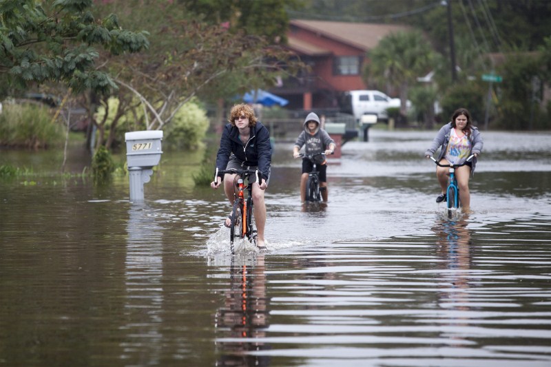Torrential rains leave at least eight dead in South Carolina. Heavy Rain and Flooding in South Carolina,Flooding in South Carolina,Heavy Rain in South Carolina,South Carolina,Torrential rains,heavy rain