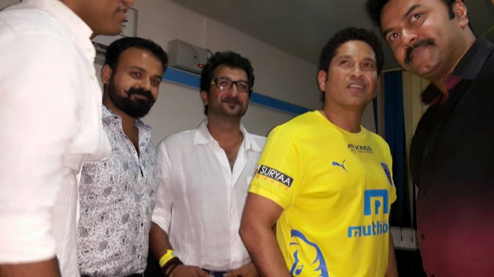 Sachin Tendulkar is seen with Malayalam celebs Kunchacko Boban, singer Nikhil and Indrajith Sukumaran at the Jawaharlal Nehru Stadium Sachin tendulkar,sachin tendulkar with malayalam celebs,sachin tendulkar kerala blasters,kerala blasters match,Indian Super League 2015,ISL 2015