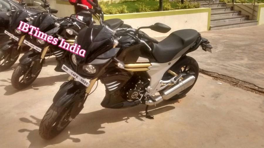 Mahindra Mojo will come with LED daytime-running lights, new fuel tank, Pirelli Sport Demon tyres mounted on Y-spoke black alloy wheels and LED tail light. Mahindra Mojo,Mahindra Mojo photos,Mahindra Mojo features,mahindra mojo specifications,Mahindra Mojo booking,mahindra mojo bikes,mahindra mojo 300 price,Mahindra Mojo colours,Mahindra Mojo top speed