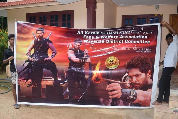 Anushka Shetty's 'Rudhramadevi' (Rudramadevi/Rudrama Devi) fans celebrates Movie Release Rudhramadevi,Rudrama Devi,Anushka Shetty,allu arjun,rana daggubati,Rudhramadevi release,rudramadevi review,rudramadevi movie review,Rudramadevi review